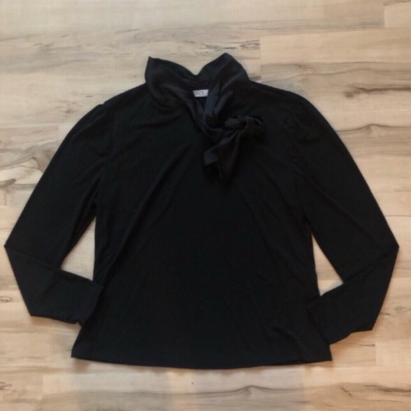 Suzy Shier Black Blouse with Bow Detail - Picture 2 of 9